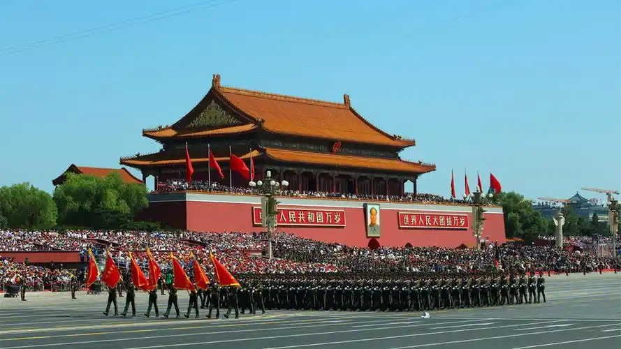 百年回响,铭记历史:从“萤火”到“老鬼”,中国青年如何接续信仰之光?(图1) 百年回响,铭记历史:从“萤火”到“老鬼”,中国青年如何接续信仰之光?(图1)