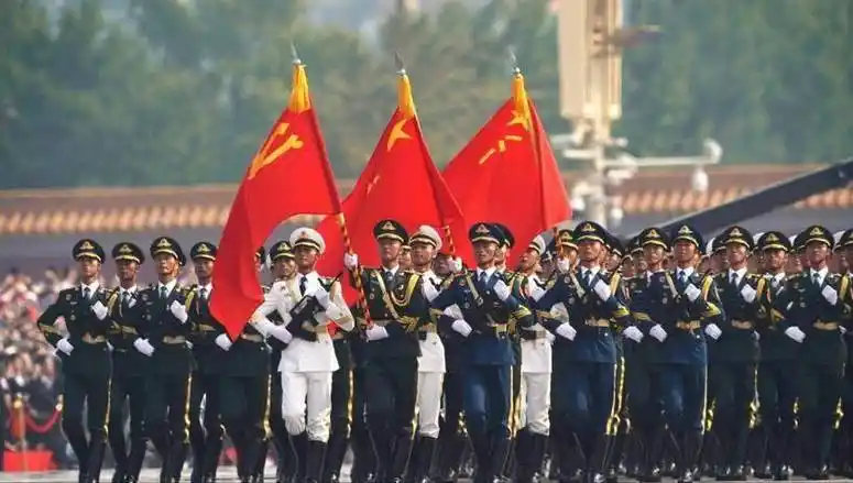 百年回响,铭记历史:从“萤火”到“老鬼”,中国青年如何接续信仰之光?(图2) 百年回响,铭记历史:从“萤火”到“老鬼”,中国青年如何接续信仰之光?(图2)